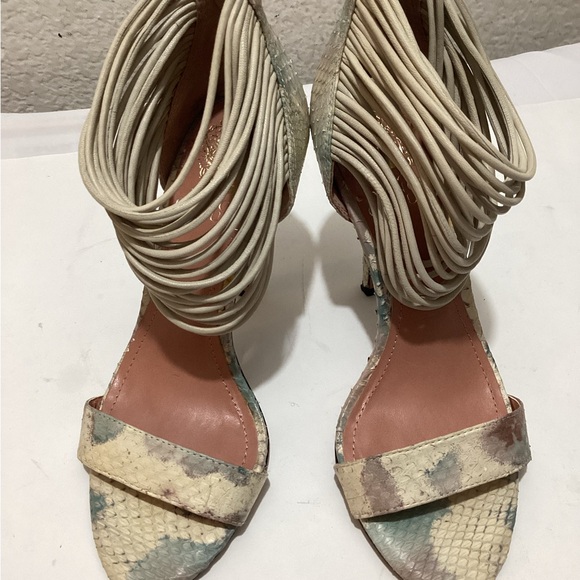Vince Camuto Wesley Snakeskin Sandals size 6.5 B - Picture 2 of 9